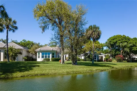 130 Lakeview Way Vero Beach FL 32963