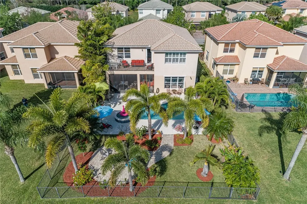 1882 Grey Falcon Circle SW Vero Beach FL 32962