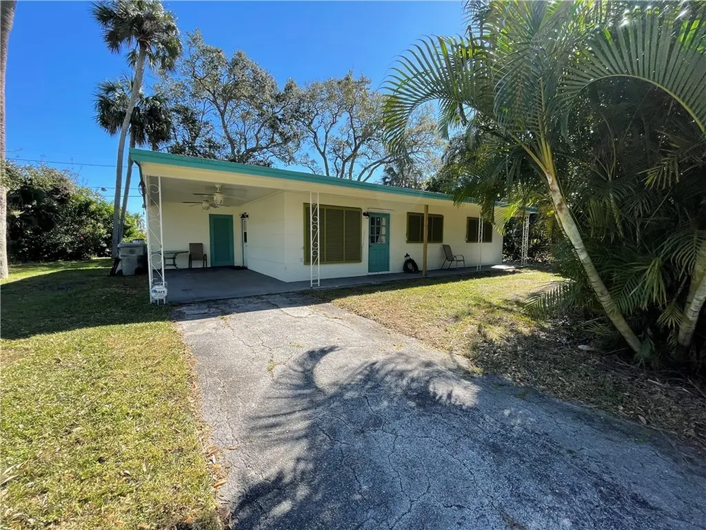 1650 4th Court Vero Beach FL 32960
