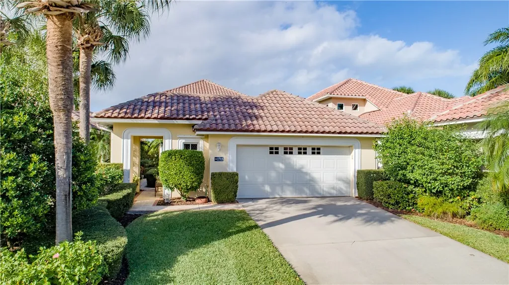 1715 Victoria Circle Vero Beach FL 32967
