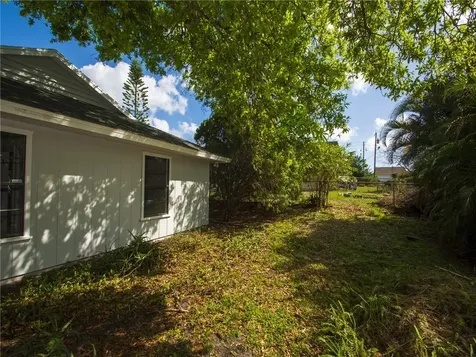 343 14th Place SW Vero Beach FL 32962