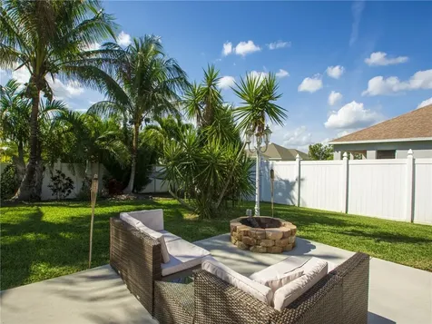 6902 NW Kowal Court Port St. Lucie FL 34986