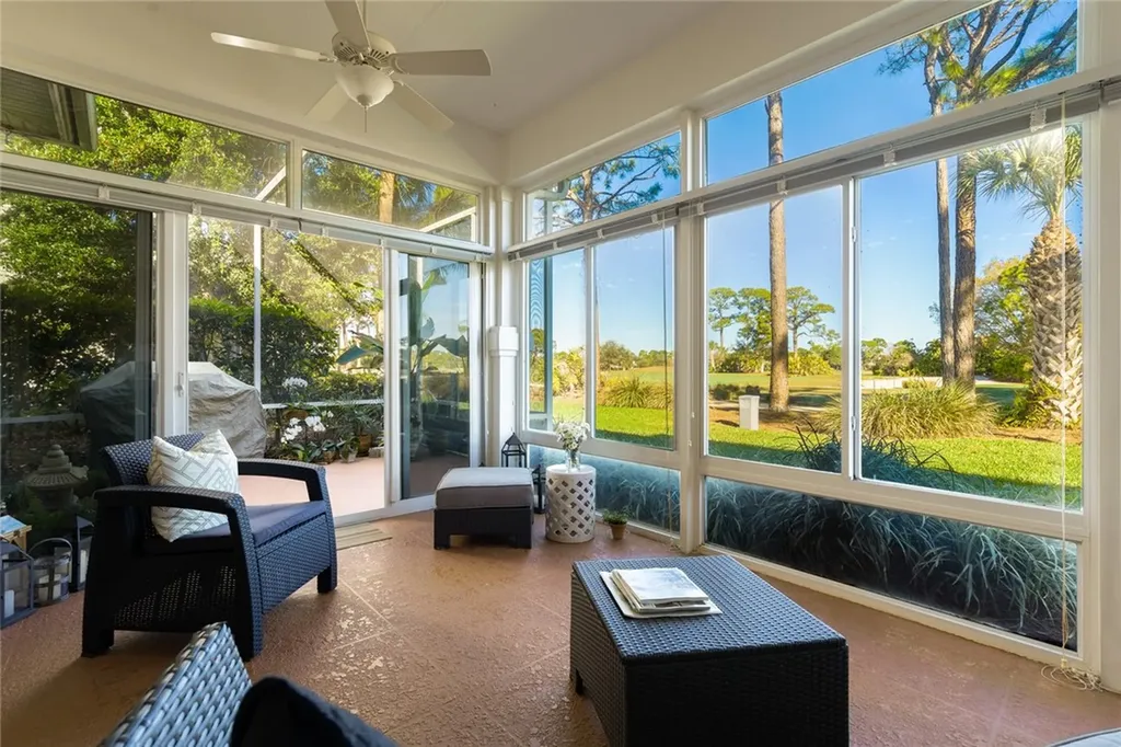 828 Carolina Circle SW Vero Beach FL 32962