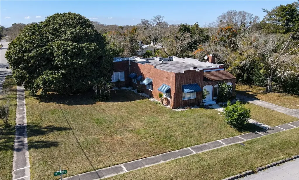 1915 18th Avenue Vero Beach FL 32960