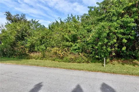 842 Salem Avenue Sebastian FL 32958