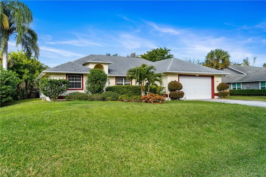 555 39th Court SW Vero Beach FL 32968