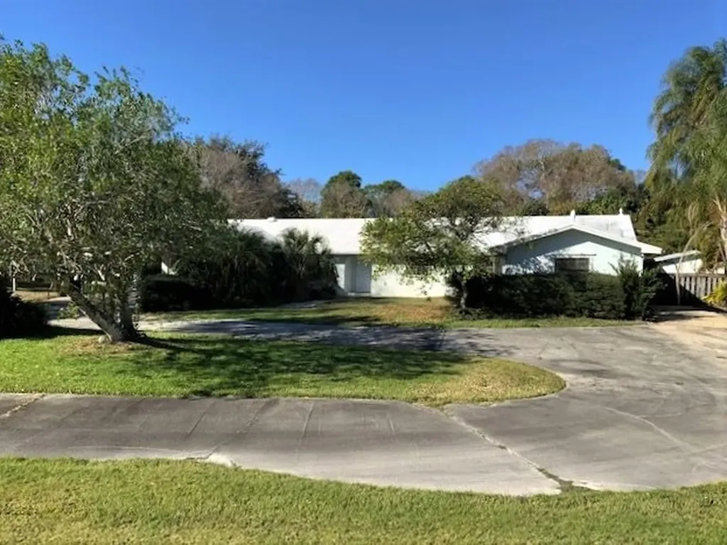 1065 27th Avenue Vero Beach FL 32960