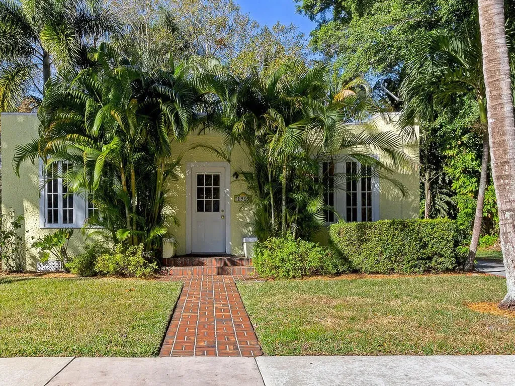 1915 23rd Avenue Vero Beach FL 32960