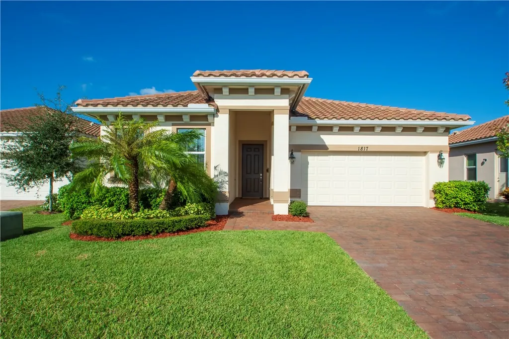 1817 Berkshire Circle SW Vero Beach FL 32968