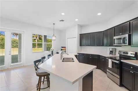 1817 Berkshire Circle SW Vero Beach FL 32968