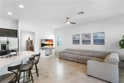 1817 Berkshire Circle SW Vero Beach FL 32968
