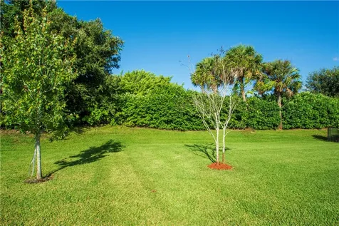 1817 Berkshire Circle SW Vero Beach FL 32968