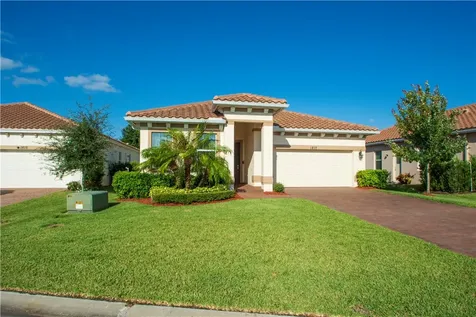 1817 Berkshire Circle SW Vero Beach FL 32968