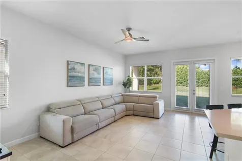 1817 Berkshire Circle SW Vero Beach FL 32968