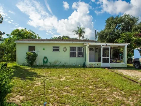 371 7th Lane SW Vero Beach FL 32962