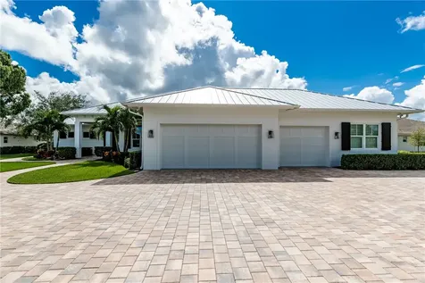 6485 Frances Manor Vero Beach FL 32967