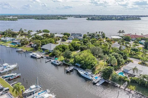 12 Sea Gull Avenue Vero Beach FL 32960