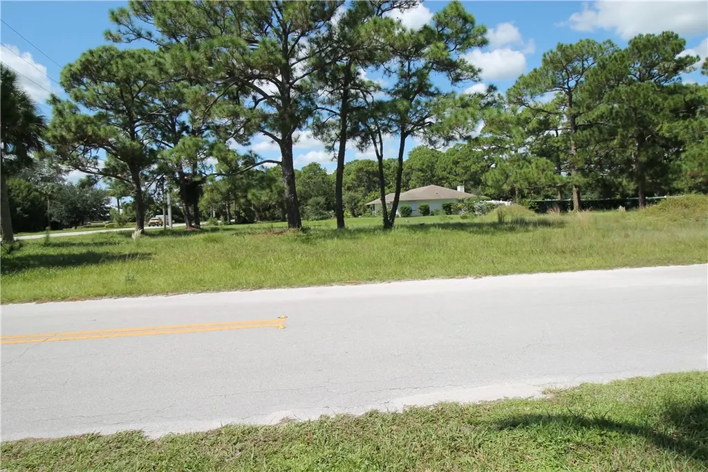 6515 52nd Avenue Vero Beach FL 32967