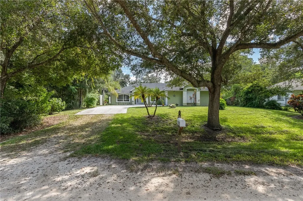 8856 93rd Avenue Vero Beach FL 32967