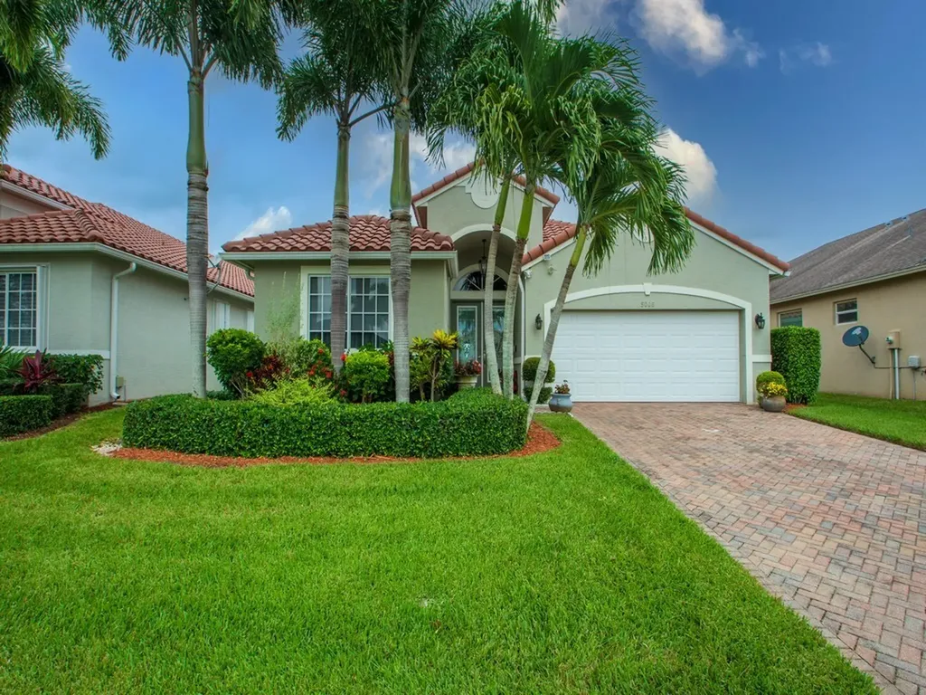 5008 Honeybell Manor SW Vero Beach FL 32968