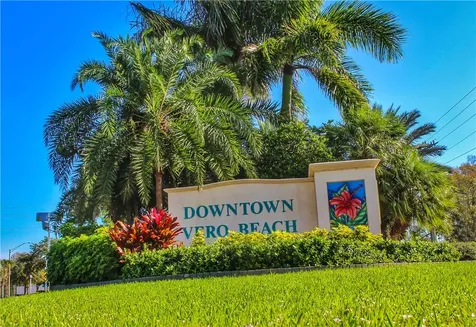 805 46th Place E Vero Beach FL 32963