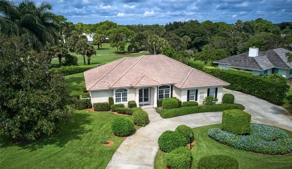 5805 Clubhouse Drive Vero Beach FL 32967