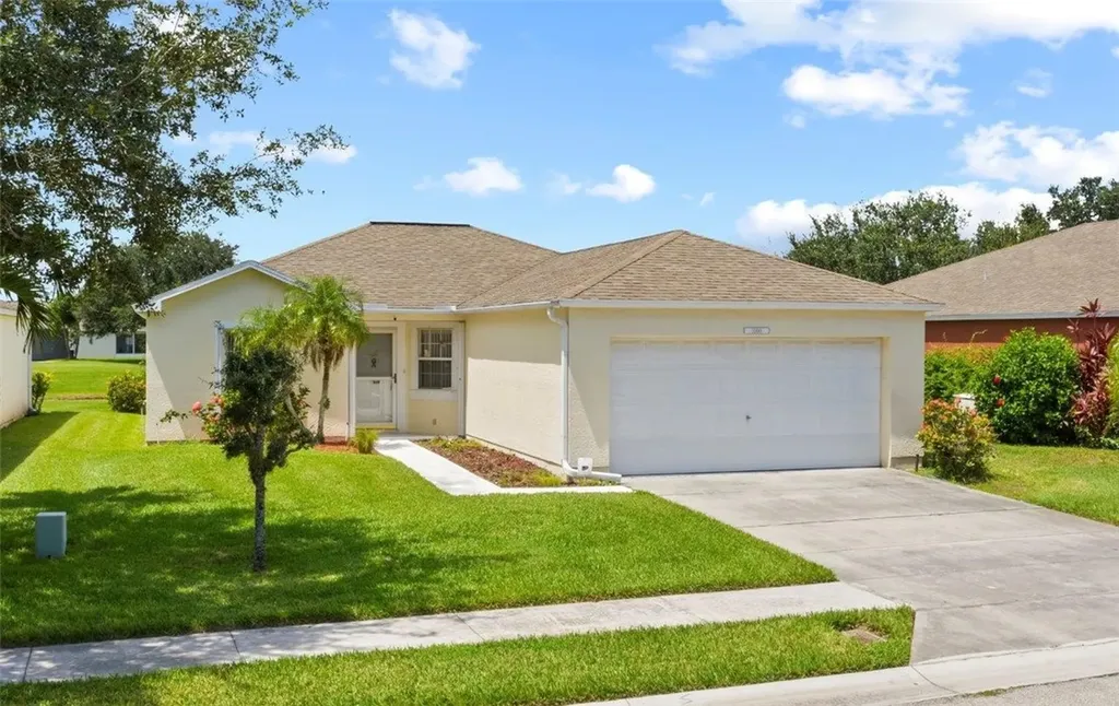 1000 E 13th Square Vero Beach FL 32960