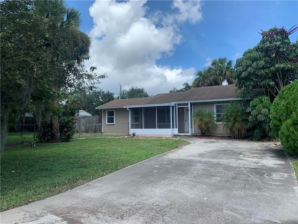 228 14th Street SW Vero Beach FL 32962