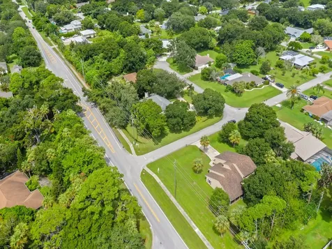 490 35th Court SW Vero Beach FL 32968