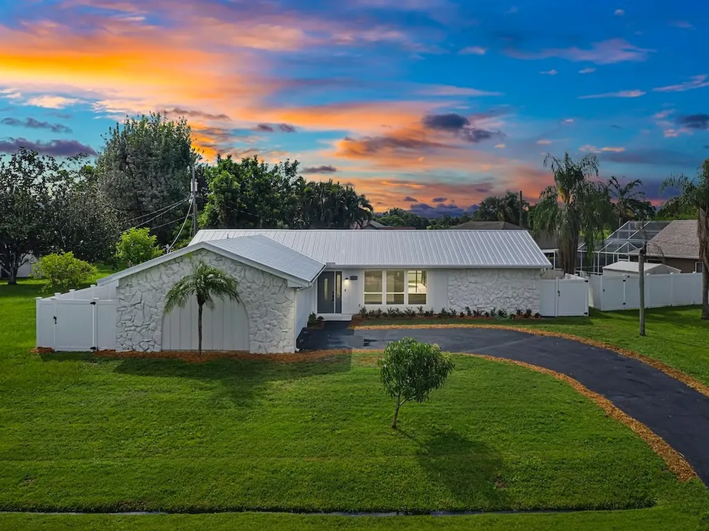 1421 SE Bernardo Terrace Port St. Lucie FL 34952