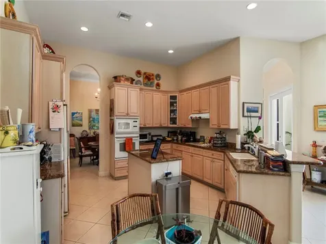 1385 W Island Club Square Vero Beach FL 32963