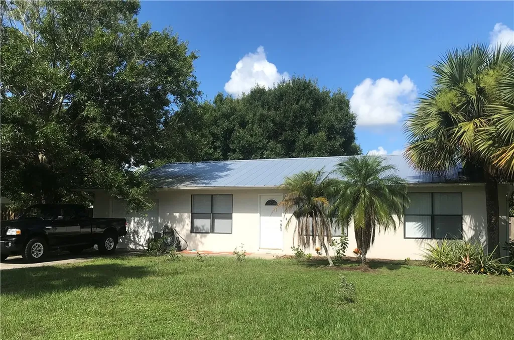 1765 33rd Avenue Vero Beach FL 32960