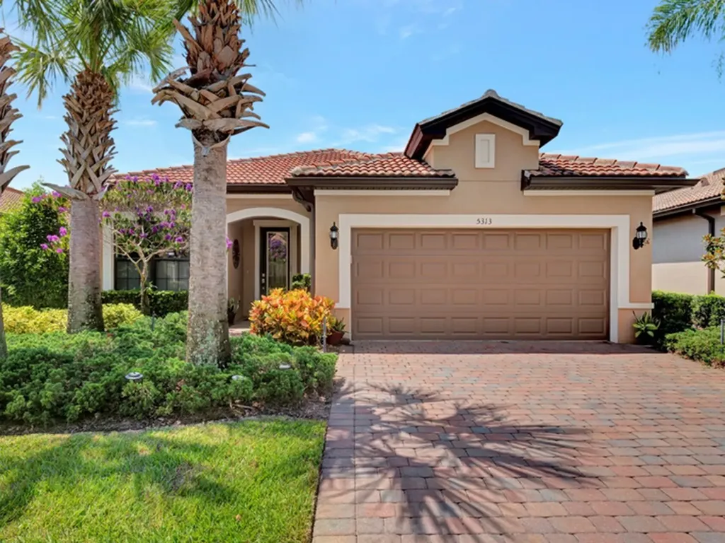 5313 Antigua Circle Vero Beach FL 32967