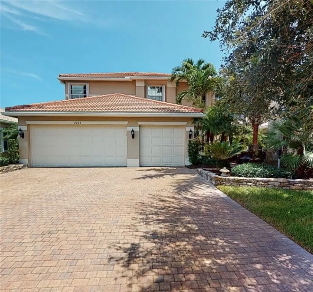 2033 Grey Falcon Circle SW Vero Beach FL 32962