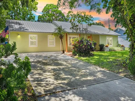 382 Main Street Sebastian FL 32958