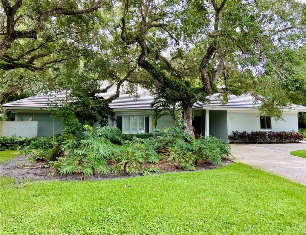 311 Marbrisa Drive Vero Beach FL 32963