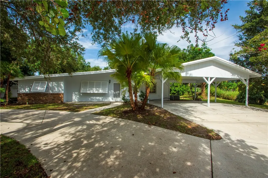 2410 53rd Avenue Vero Beach FL 32966