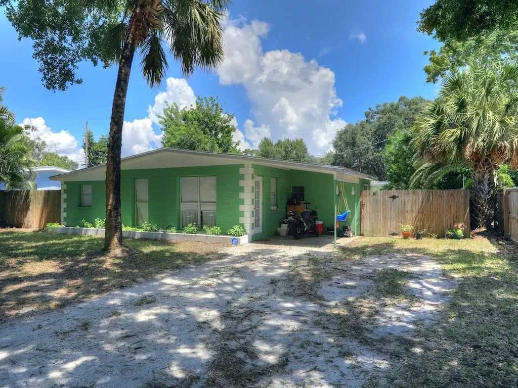 654 5th Place SW Vero Beach FL 32962