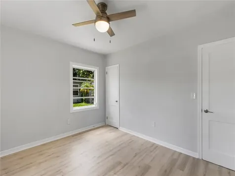 2515 Vero Beach Avenue Vero Beach FL 32960