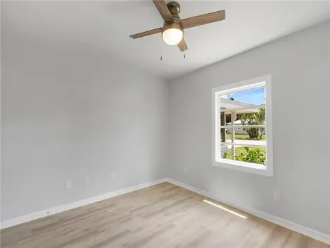 2515 Vero Beach Avenue Vero Beach FL 32960