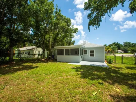 2515 Vero Beach Avenue Vero Beach FL 32960