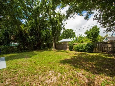 2515 Vero Beach Avenue Vero Beach FL 32960