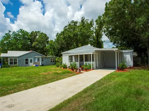 2515 Vero Beach Avenue Vero Beach FL 32960