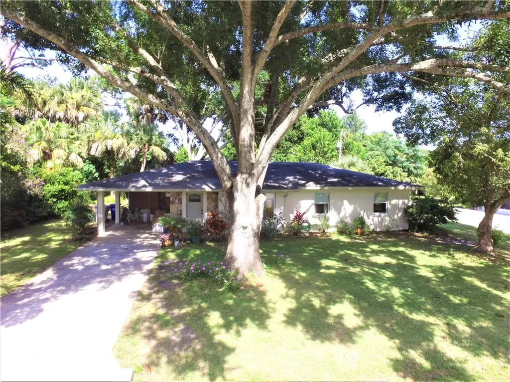 2516 47th Avenue Vero Beach FL 32966