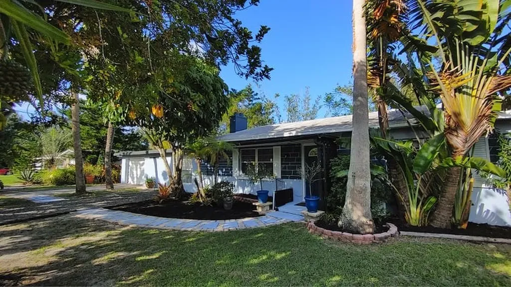 2040 50th Avenue Vero Beach FL 32966