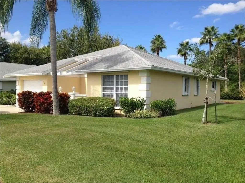 260 N Grove Isle Circle Vero Beach FL 32962
