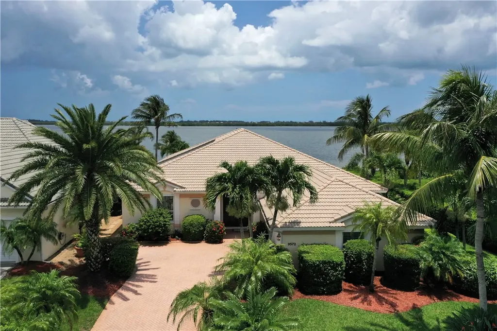9572 Riverside Drive Sebastian FL 32958