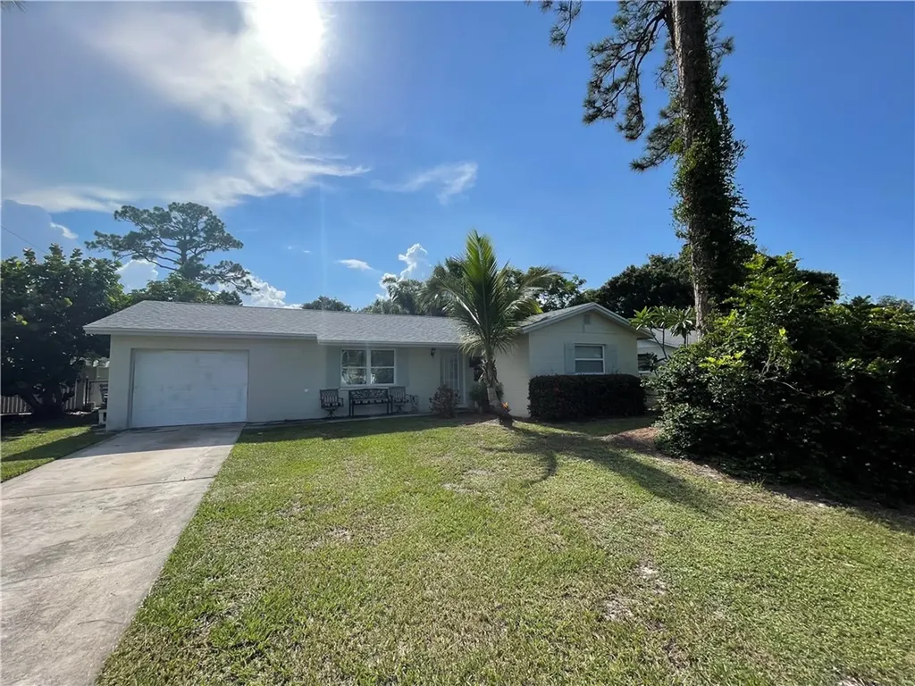 1715 40th Avenue Vero Beach FL 32960