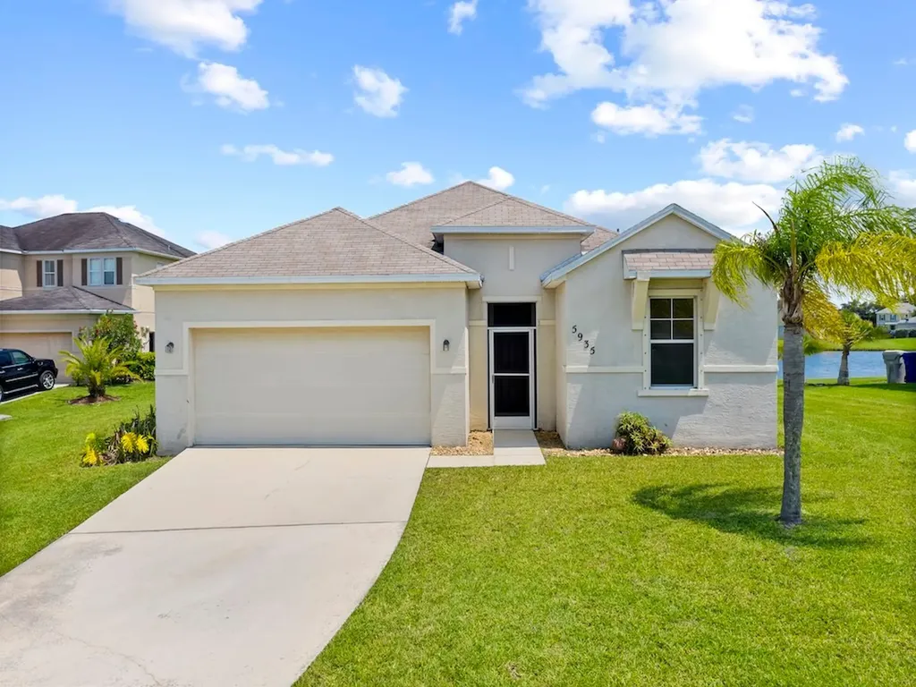 5935 Carriage Lake Court Vero Beach FL 32968