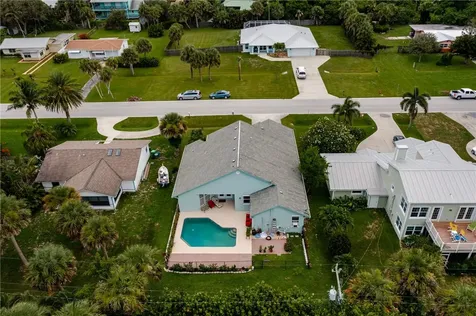 2416 Atlantic Beach Boulevard Hutchinson Island FL 34949